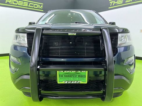 Used 2017 Ford Explorer XLT w/ Equipment Group 201A FWD image 3