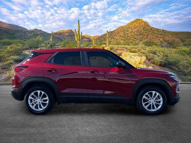 Used 2025 Chevrolet TrailBlazer LS w/ LS Confidence Package FWD image 3