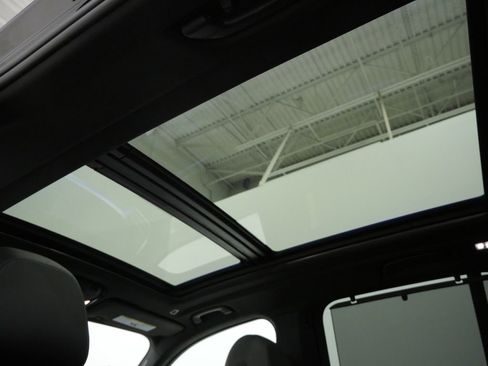 Used 2022 BMW X5 xDrive40i w/ M Sport Package AWD/4WD image 4