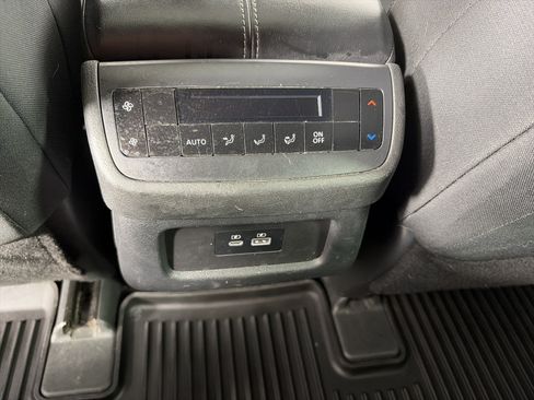 Used 2022 Nissan Pathfinder SV w/ SV Premium Package AWD/4WD image 20