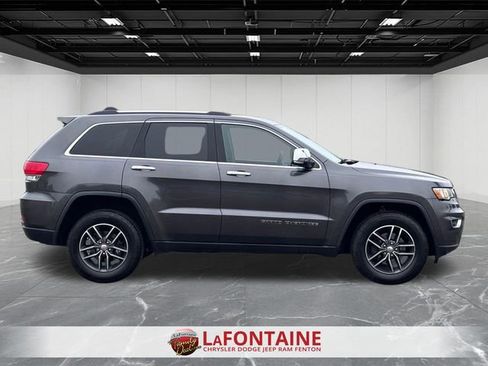 Used 2017 Jeep Grand Cherokee Limited AWD/4WD image 6