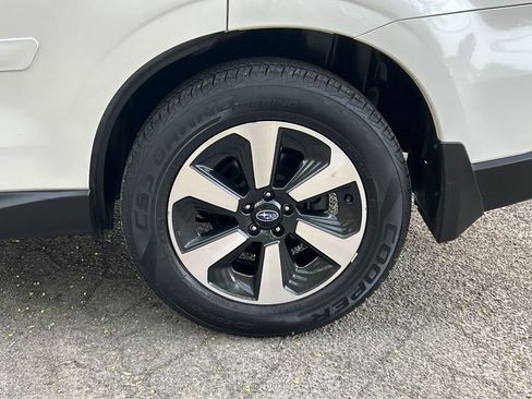 Used 2017 Subaru Forester 2.5i Limited AWD/4WD image 11