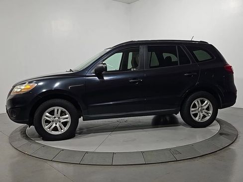 Used 2011 Hyundai Santa Fe GLS image 2