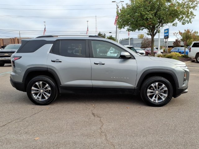 Used 2025 Chevrolet Equinox LT w/ Convenience Package II FWD image 6
