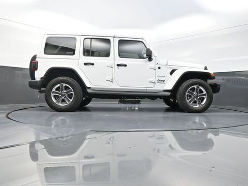 Used 2021 Jeep Wrangler Unlimited Sahara AWD/4WD image 37