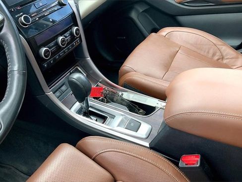 Used 2019 Subaru Ascent Premium image 13