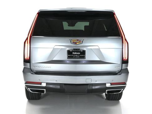 Used 2025 Cadillac Escalade Premium Luxury RWD image 5