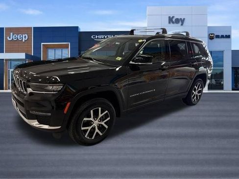 Used 2023 Jeep Grand Cherokee L Limited w/ Trailer Tow Group (B) AWD/4WD image 2