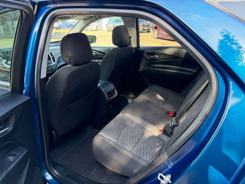 Used 2019 Chevrolet Equinox LT w/ Sun & Navigation Package image 5