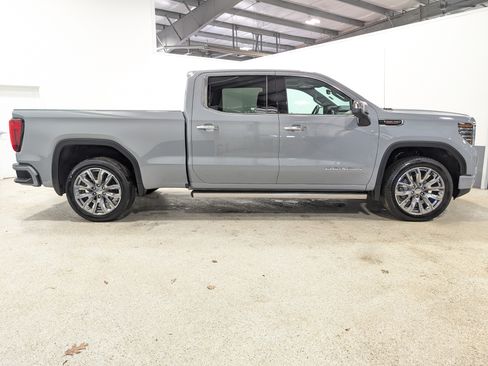 Used 2025 GMC Sierra 1500 Denali w/ Denali Reserve Package AWD/4WD image 2