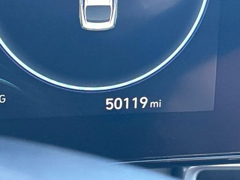 Used 2021 Hyundai Elantra Limited image 17