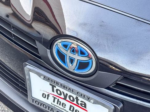 Certified 2022 Toyota Prius XLE w/ Advanced Technology Package FWD image 10