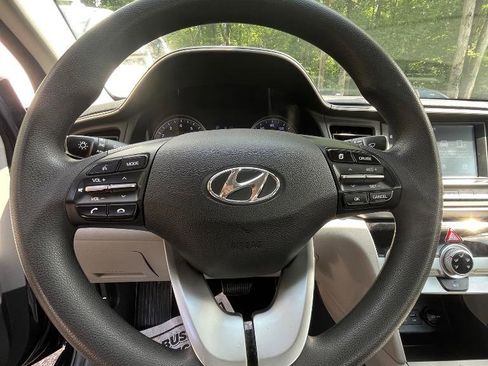 Used 2019 Hyundai Elantra SEL FWD image 21