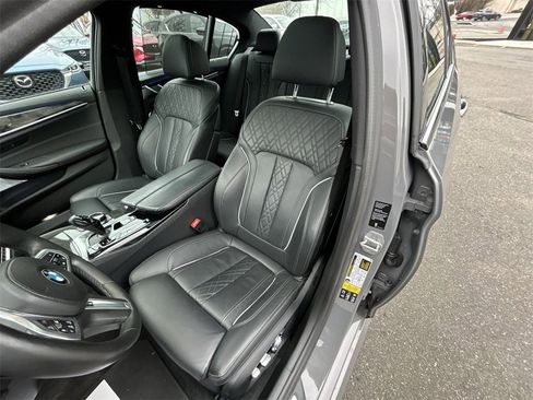 Used 2022 BMW M550i xDrive M550i xDrive w/ Executive Package image 15