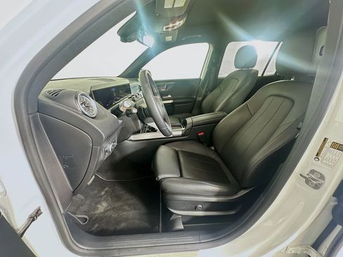 Used 2025 Mercedes-Benz GLB 250 image 13