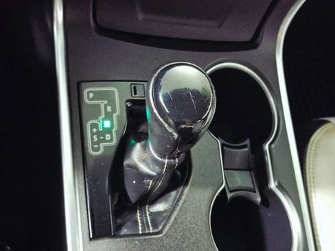 Used 2015 Toyota Camry SE FWD image 19