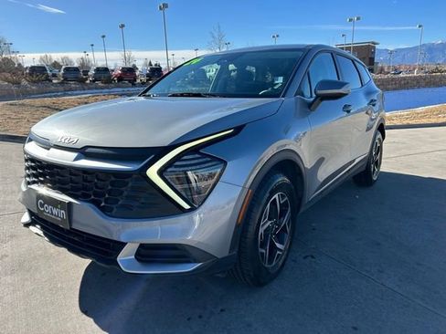 Used 2024 Kia Sportage LX image 3