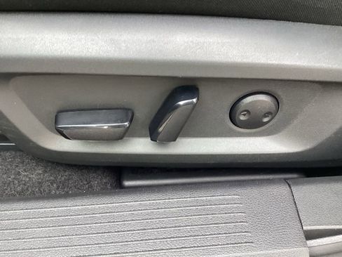 Used 2023 Nissan Rogue SV image 16