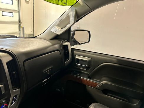 Used 2018 GMC Sierra 1500 SLT image 25