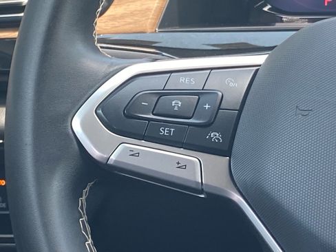 Used 2024 Volkswagen Atlas SE AWD/4WD image 8