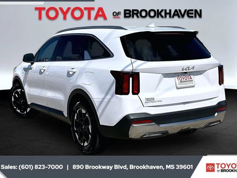 Used 2024 Kia Sorento S FWD image 2
