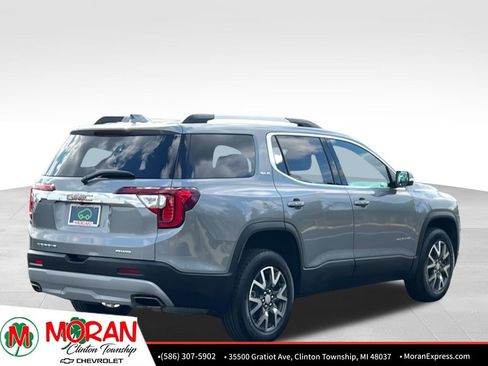 Certified 2023 GMC Acadia SLE w/ Driver Convenience Package image 4