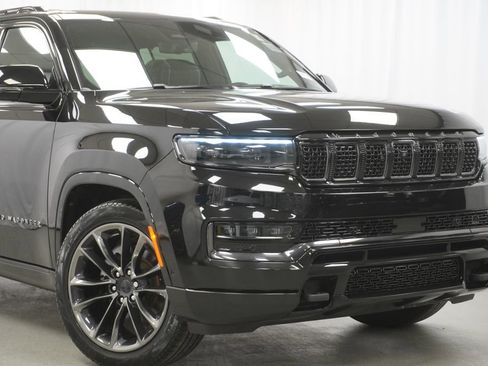 Certified 2025 Jeep Grand Wagoneer Series III w/ Rear Seat Video Group 1 AWD/4WD image 2