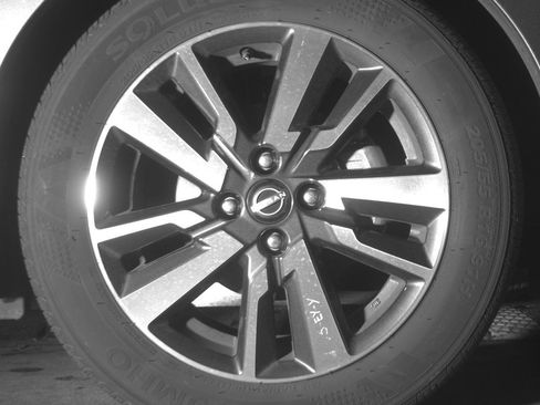Used 2025 Nissan Versa SV FWD image 16