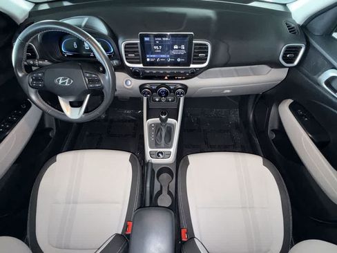 Used 2024 Hyundai Venue SEL FWD image 24