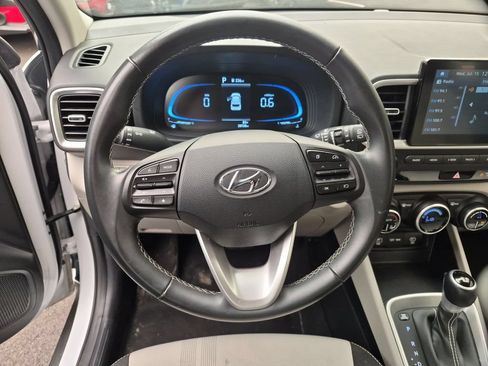 Used 2025 Hyundai Venue SEL FWD image 22