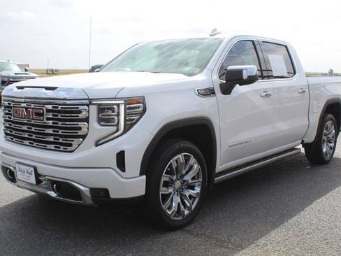 Used 2025 GMC Sierra 1500 Denali w/ Denali Reserve Package AWD/4WD image 10