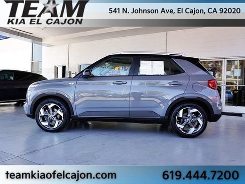 Used 2022 Hyundai Venue Limited w/ Cargo Package FWD image 6