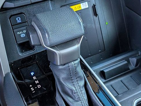 Used 2023 Toyota Tundra Limited image 25