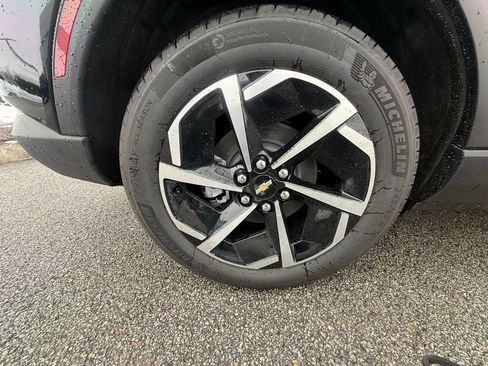 New 2026 Chevrolet Equinox EV LT FWD image 30