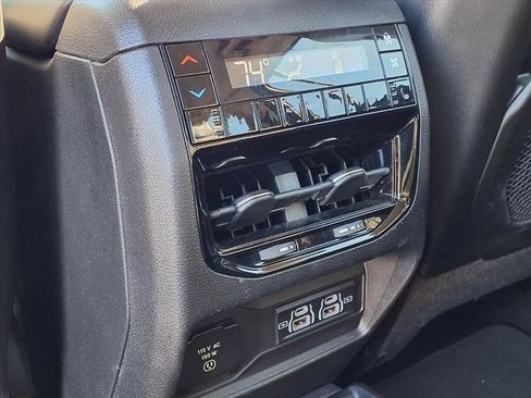 Used 2022 Jeep Grand Cherokee L Limited image 24