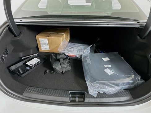 New 2026 Mercedes-Benz E 53 AMG e 4MATIC Sedan image 29