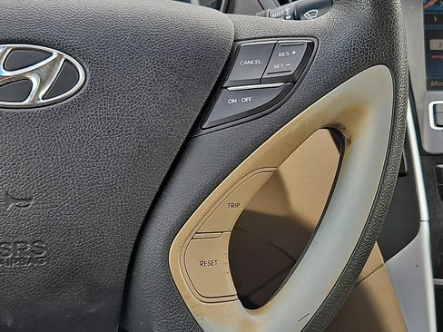 Used 2011 Hyundai Sonata GLS image 19