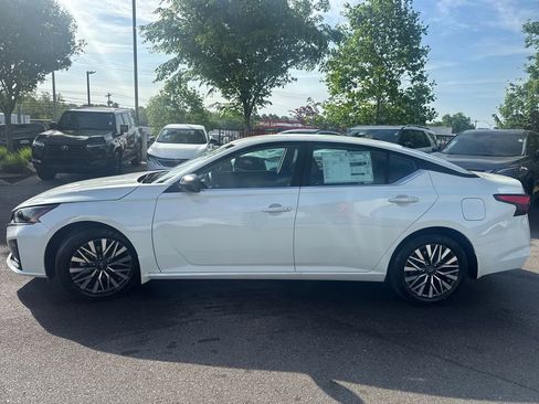 New 2026 Nissan Altima 2.5 SV FWD image 4