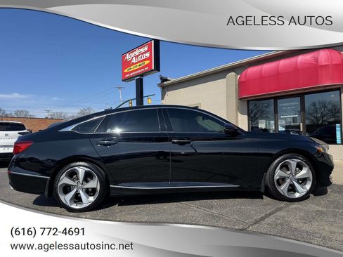Used 2018 Honda Accord Touring image 1