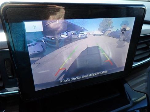 Used 2024 Ford Explorer Limited image 23