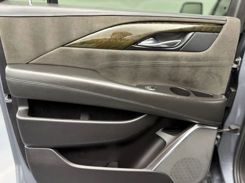 Used 2018 Cadillac Escalade ESV Platinum image 32