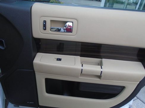 Used 2018 Ford Flex SEL w/ Equipment Group 202A image 28