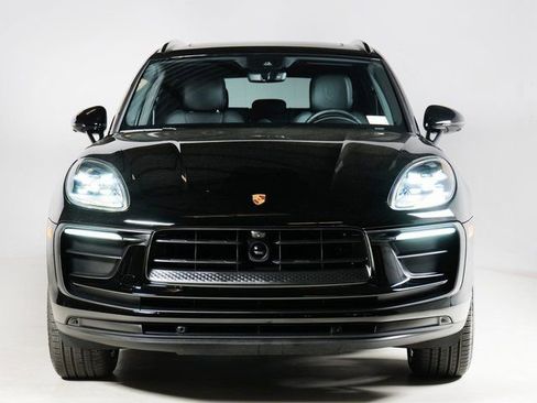 Certified 2026 Porsche Macan AWD/4WD image 6