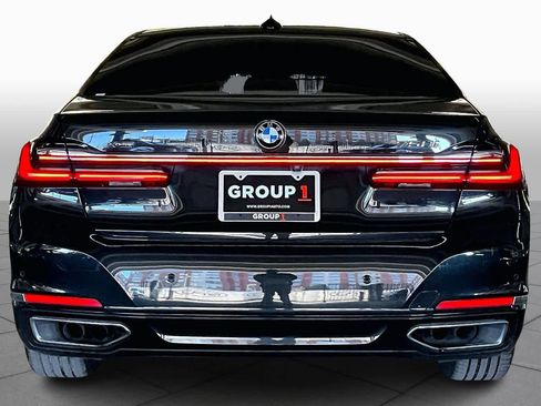 Used 2021 BMW 750i xDrive 750i xDrive w/ Luxury Rear Seating Package image 4