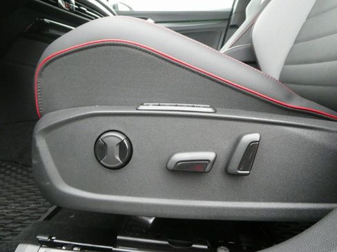 New 2026 Volkswagen GTI SE FWD image 11
