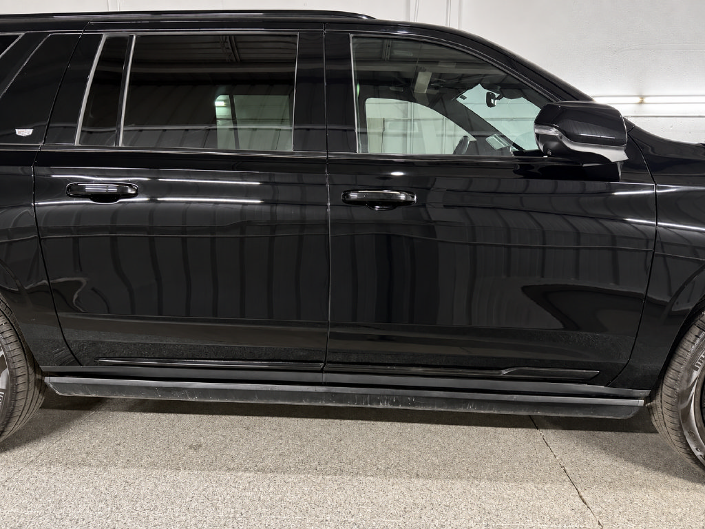 Used 2023 Cadillac Escalade ESV Sport Platinum w/ Heavy-Duty Trailer Package AWD/4WD image 7