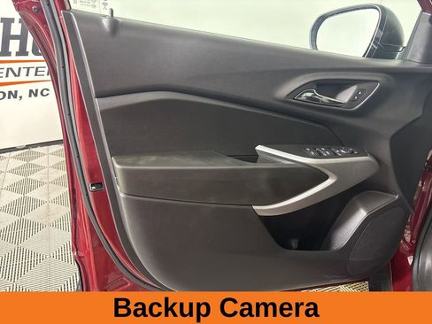 Used 2025 Chevrolet Trax LS FWD image 8
