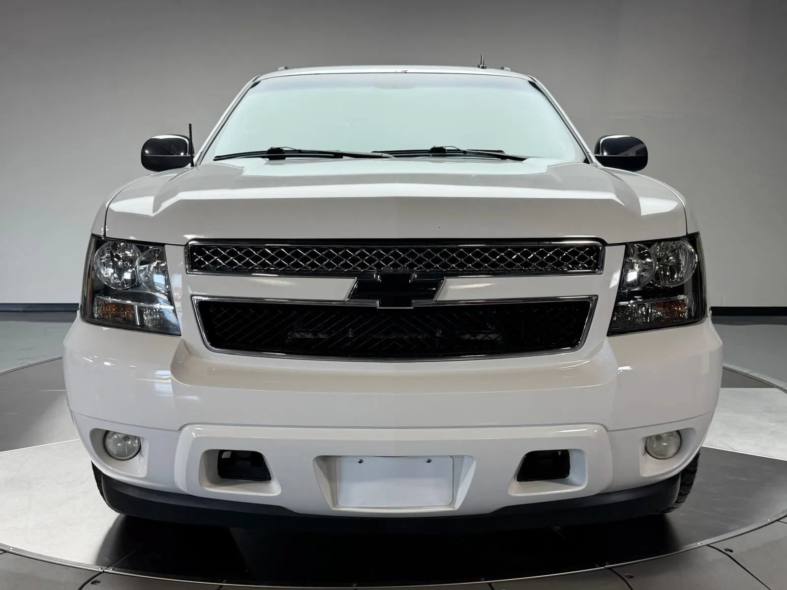 Used 2011 Chevrolet Avalanche LTZ RWD image 3