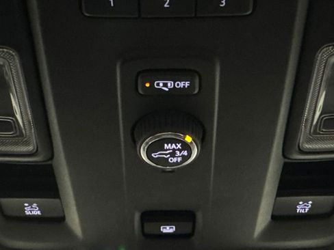 Used 2023 GMC Yukon SLT AWD/4WD image 31