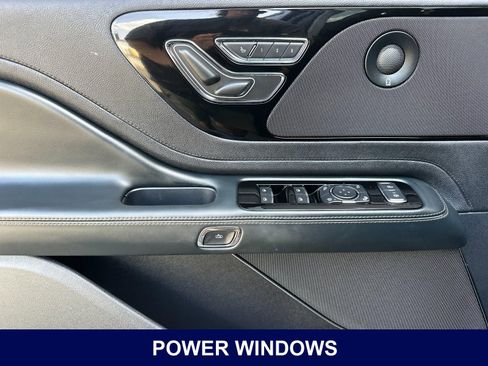 Used 2025 Lincoln Aviator Reserve w/ Jet Appearance Package RWD image 12